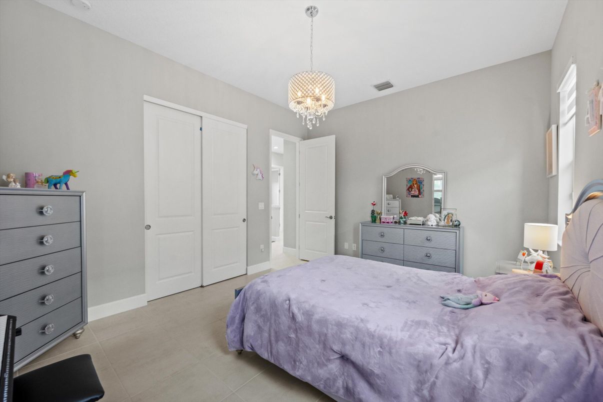 Bedroom, Chandelier, Interior, Pendant Lights