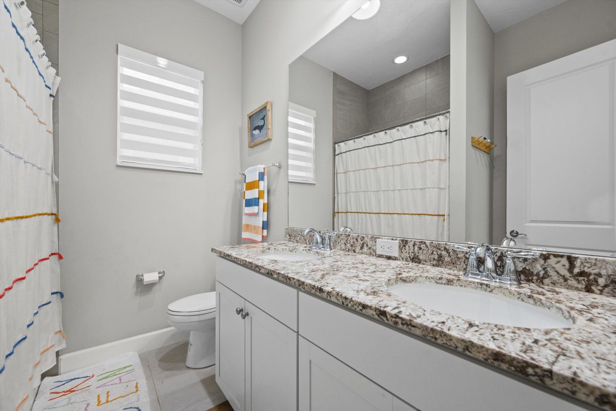 Bathroom, Dual Sink Vanities, Interior, Recessed Lighting