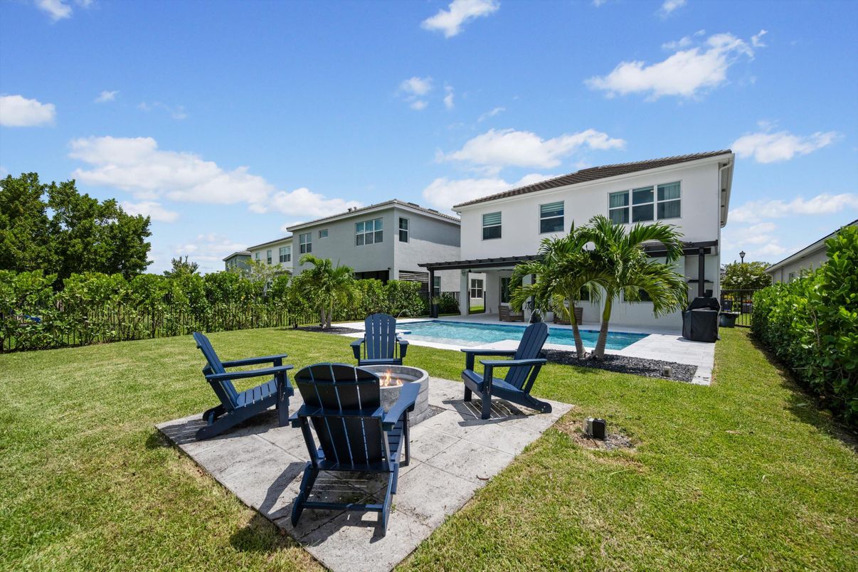 Backyard, Exterior, Pool