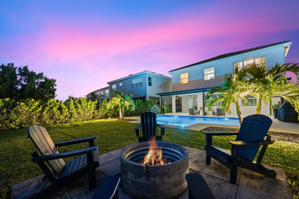 Backyard, Exterior, Pool