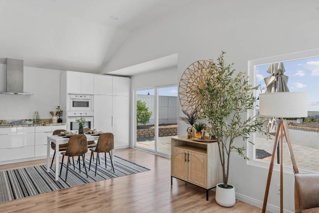Dining room, Interior, Kitchen, Stainless Steel Appliances, Wood Texture Flooring