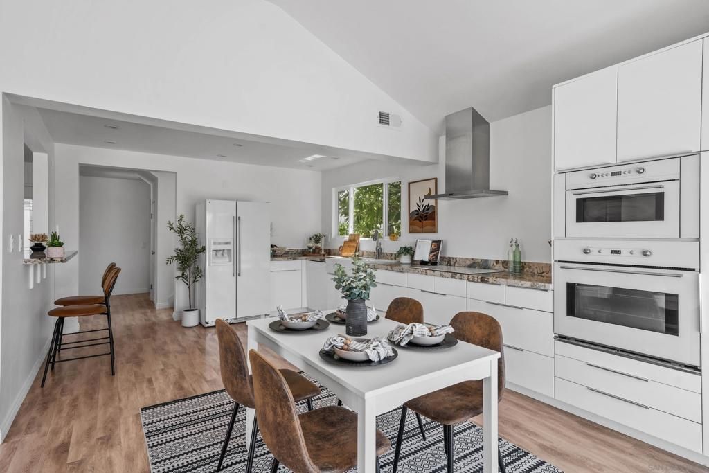 Dining room, Interior, Kitchen, Stainless Steel Appliances, Wood Texture Flooring
