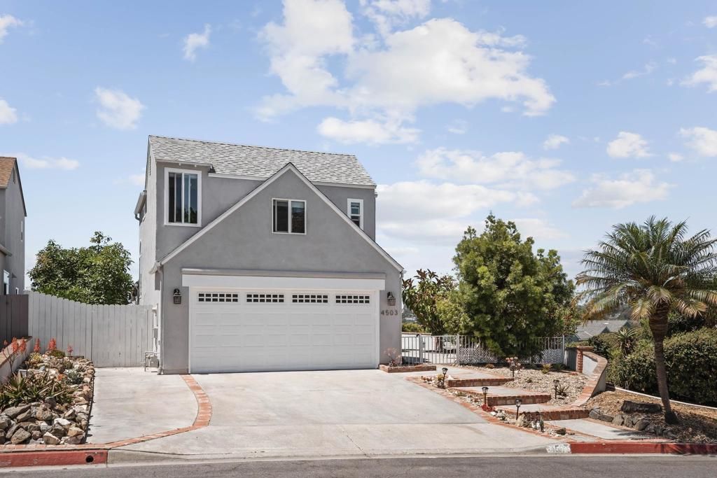 Attached, Exterior, Facade, None