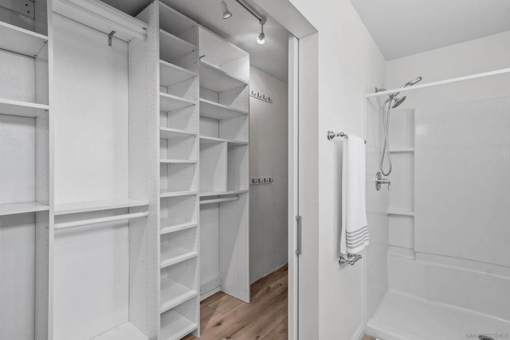 Interior, Walk-in Closets, Wood Texture Flooring