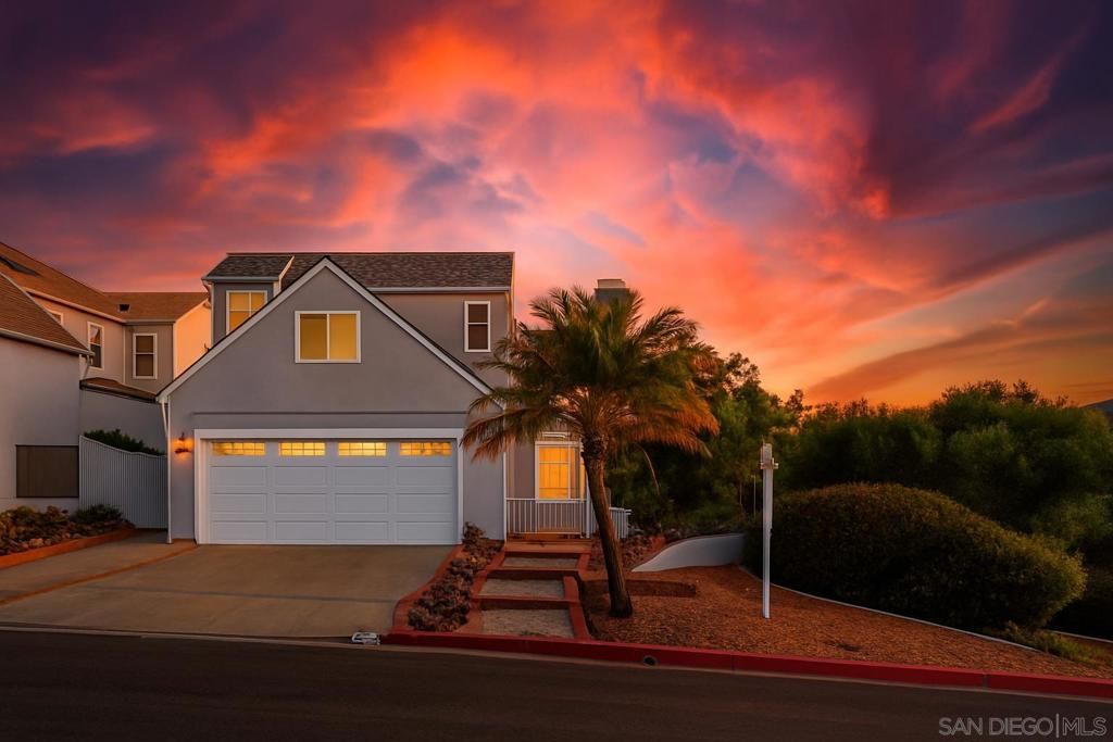 Attached, Exterior, Facade, Ranch
