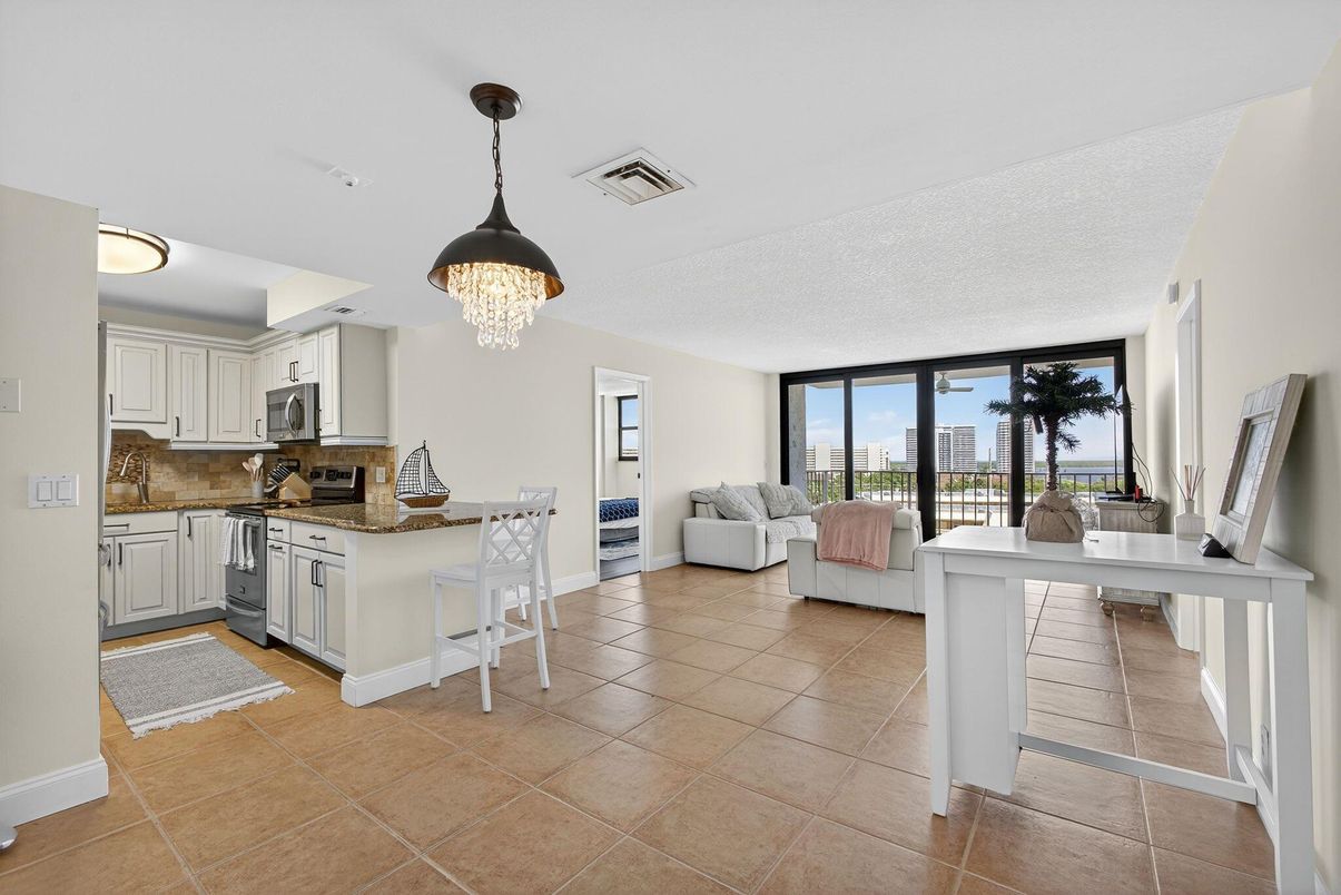 Chandelier, Interior, Kitchen, Living room, Water