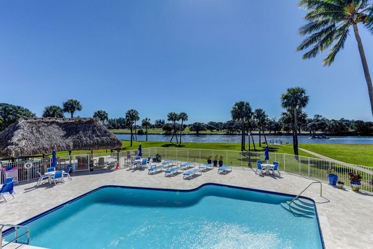 Exterior, Pool, Water