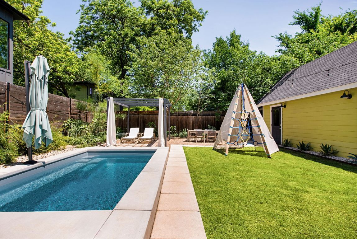 Backyard, Exterior, Pool
