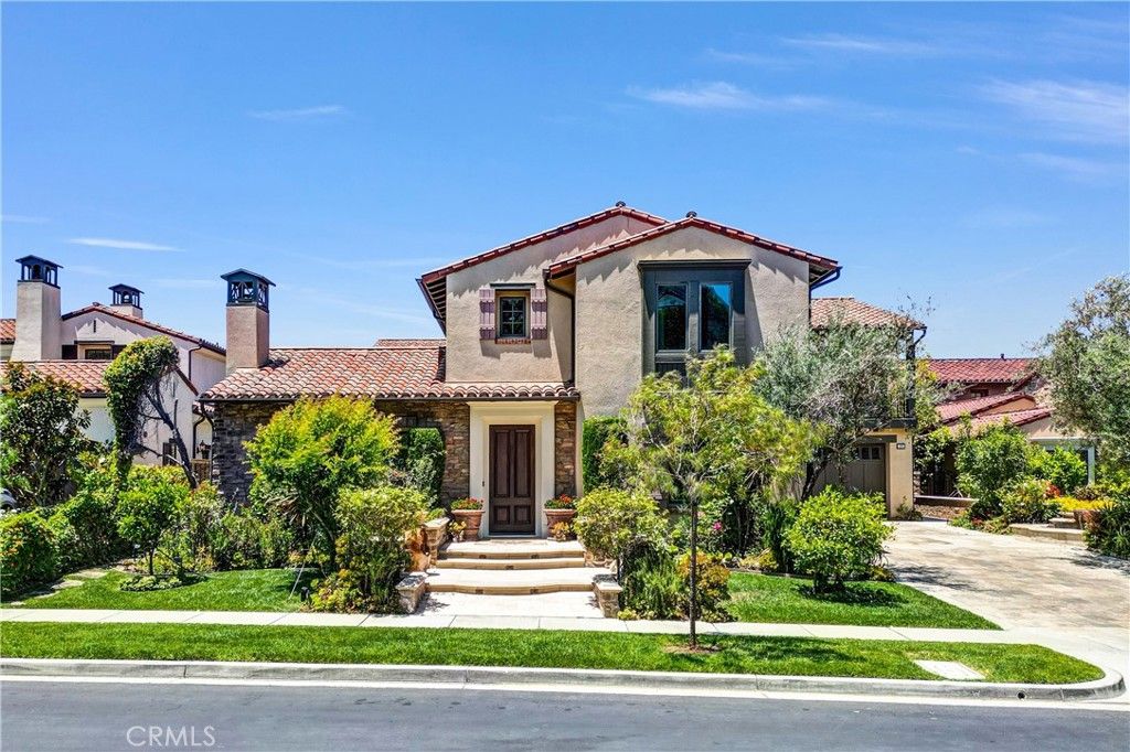 Exterior, Facade, Mediterranean
