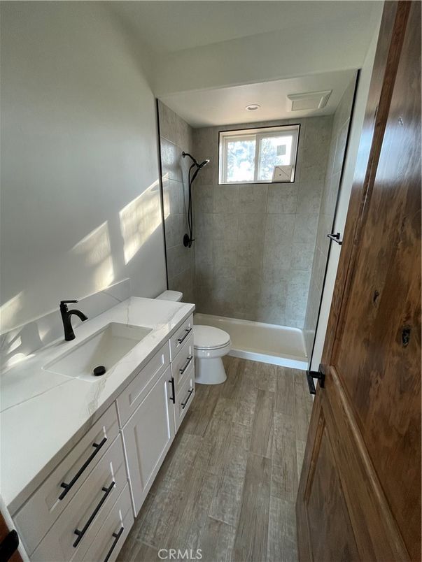 Bathroom, Dual Sink Vanities, Interior, Wood Texture Flooring