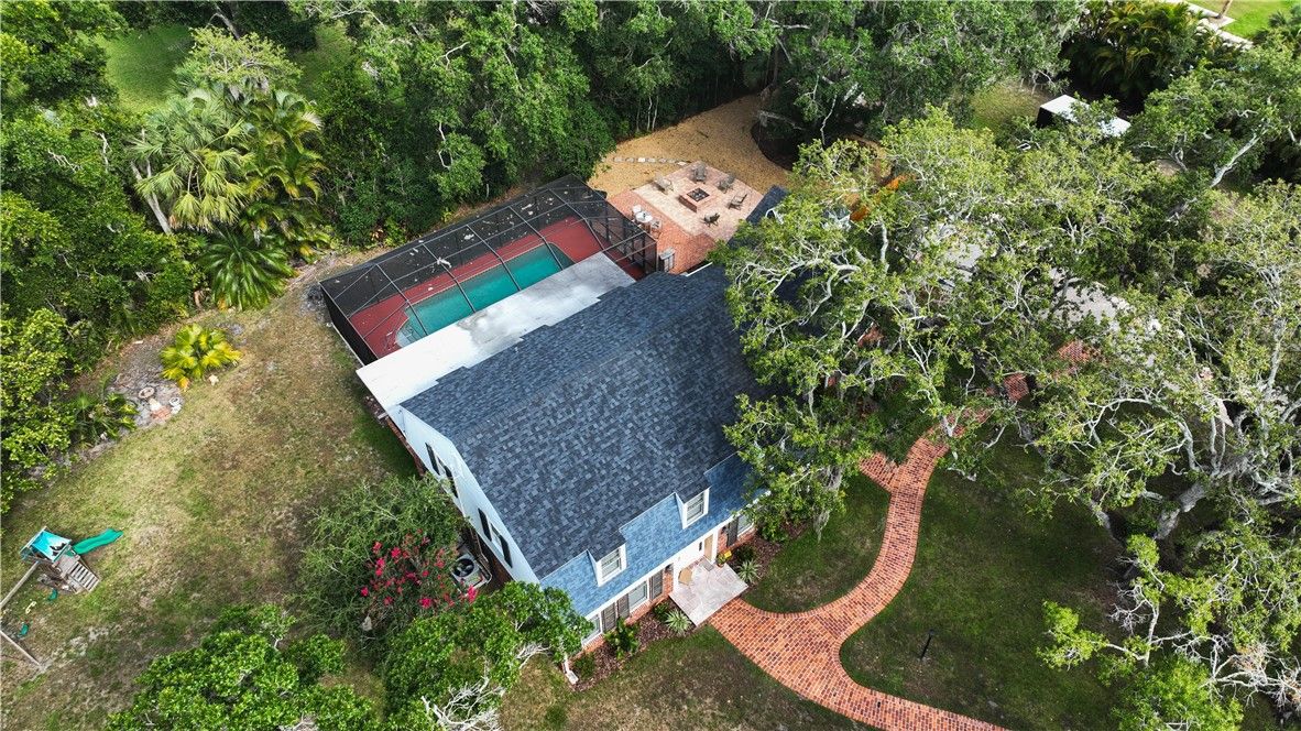 Exterior, Drone