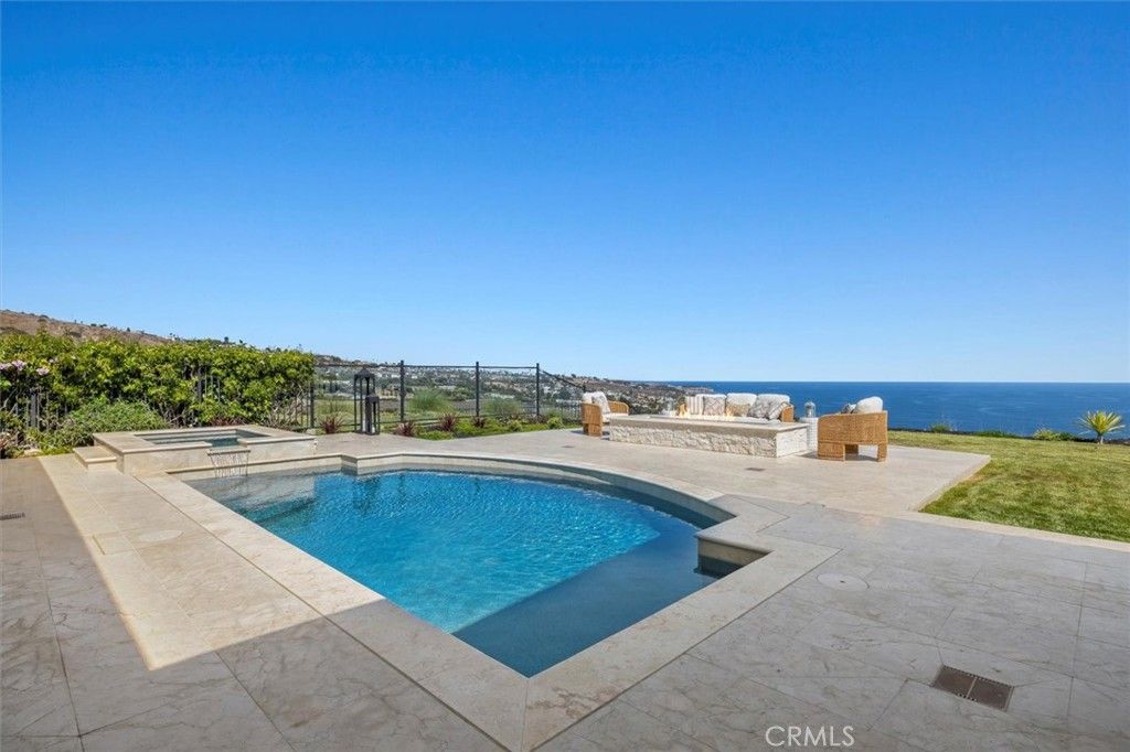 Exterior, Pool, Water