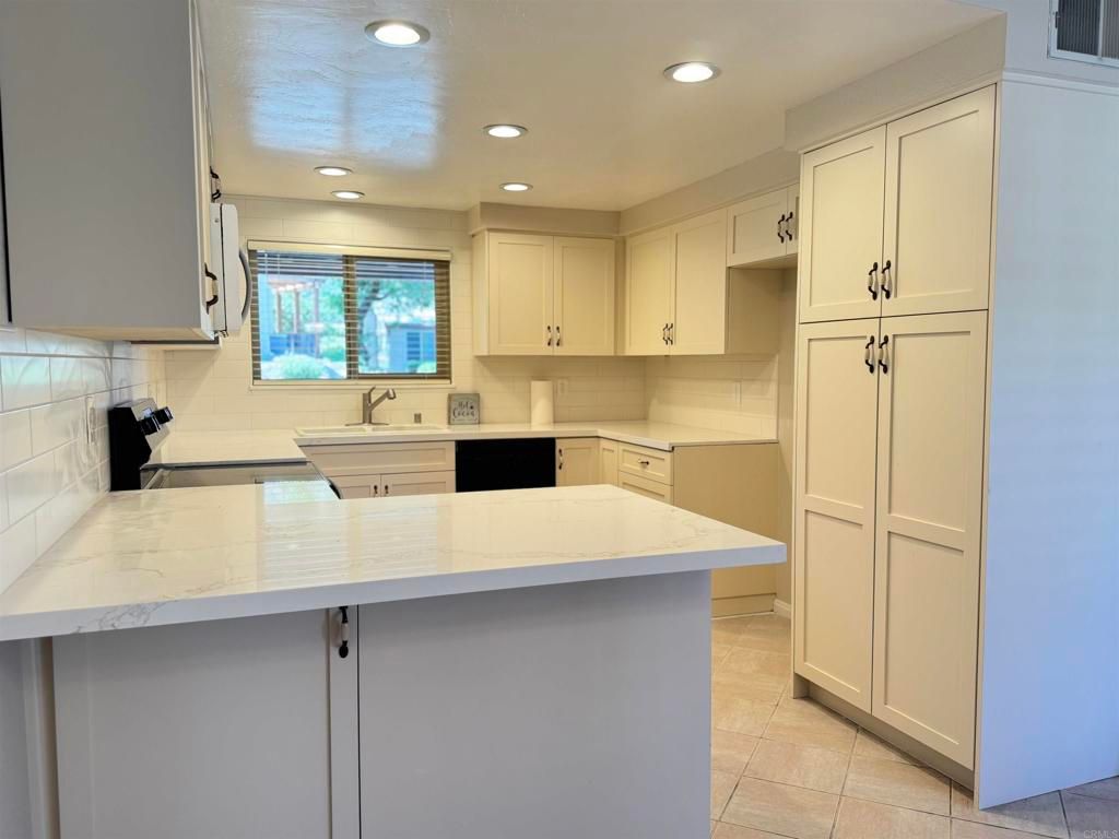 Interior, Kitchen, Recessed Lighting