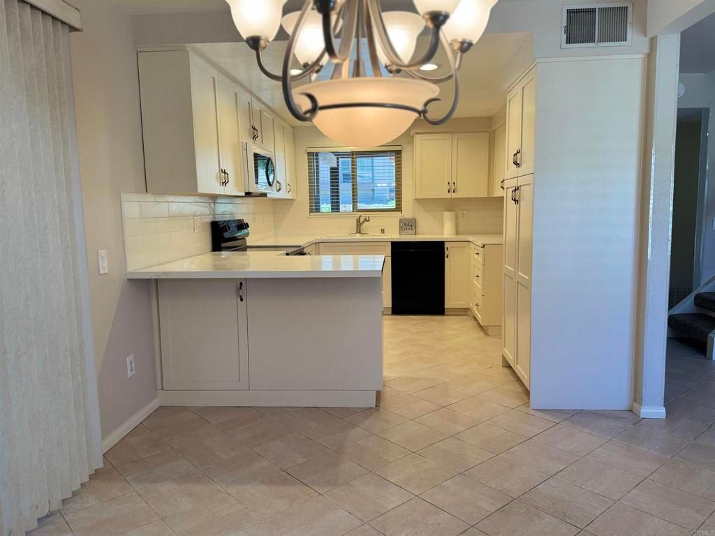 Chandelier, Interior, Kitchen