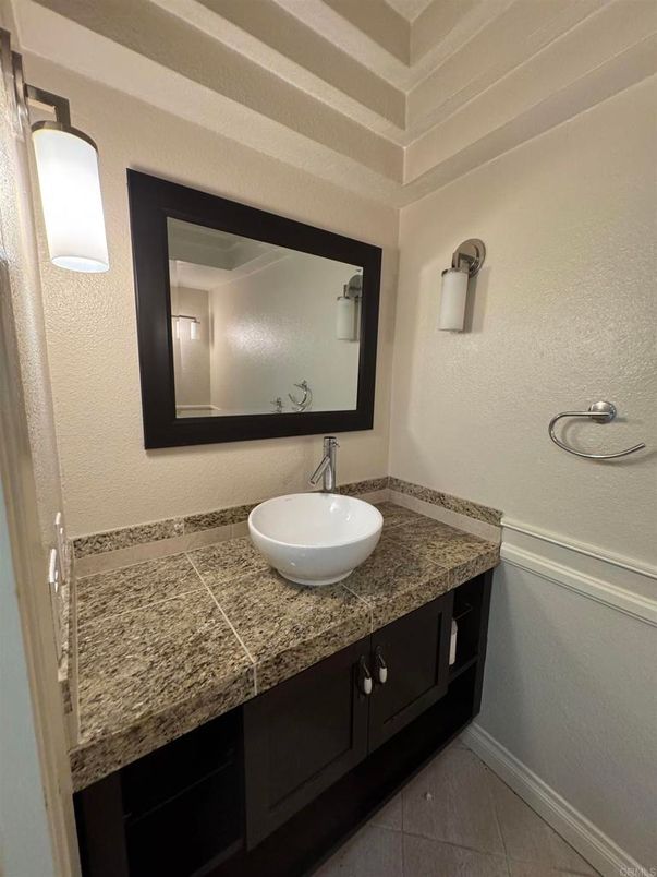 Bathroom, Interior, Tile Countertops