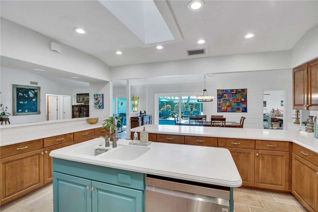 Dining room, Interior, Kitchen, Pendant Lights, Recessed Lighting, Stainless Steel Appliances, Water