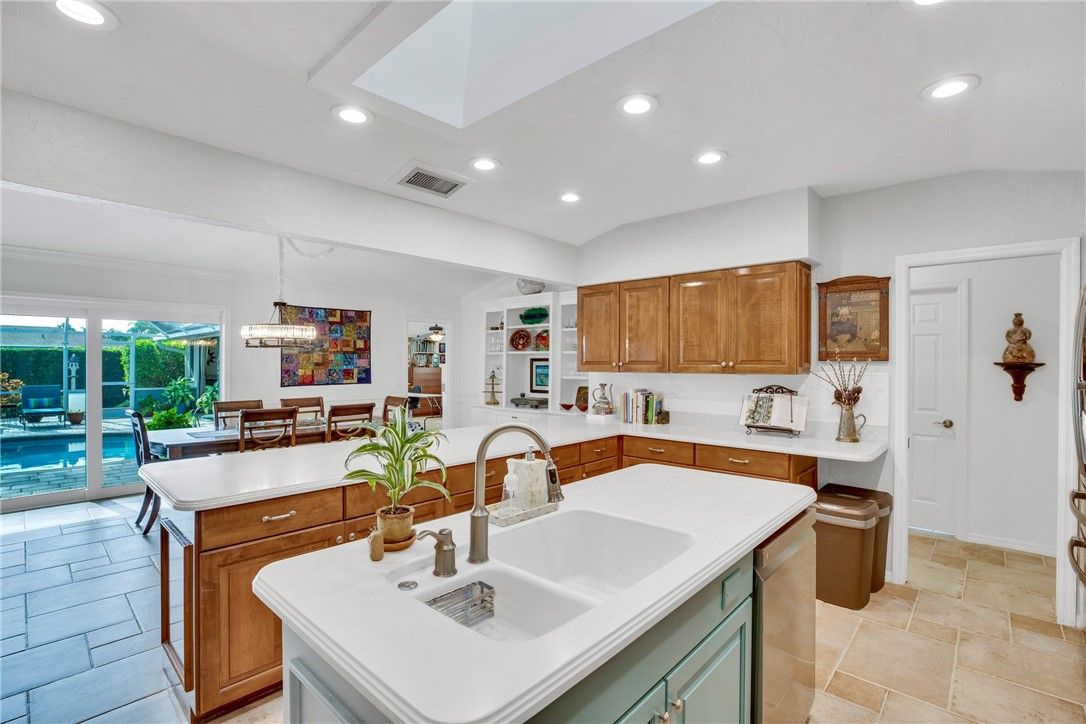 Dining room, Interior, Kitchen, Pendant Lights, Recessed Lighting