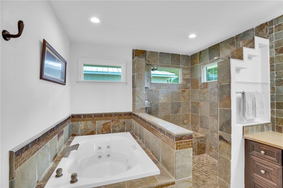 Bathroom, Interior, Recessed Lighting