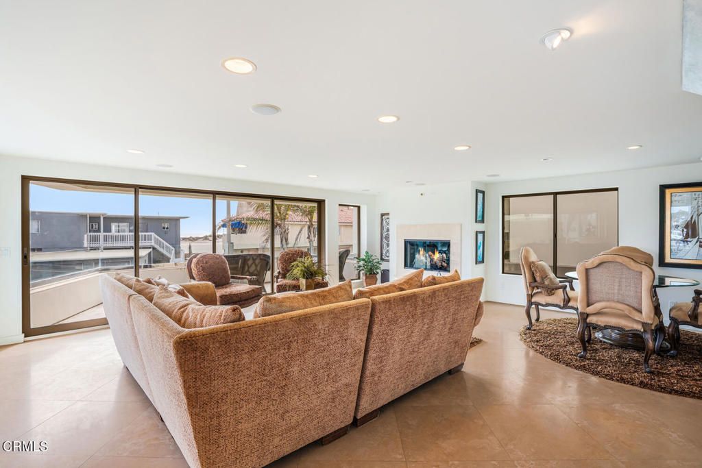 Fireplace, Interior, Living room, Recessed Lighting