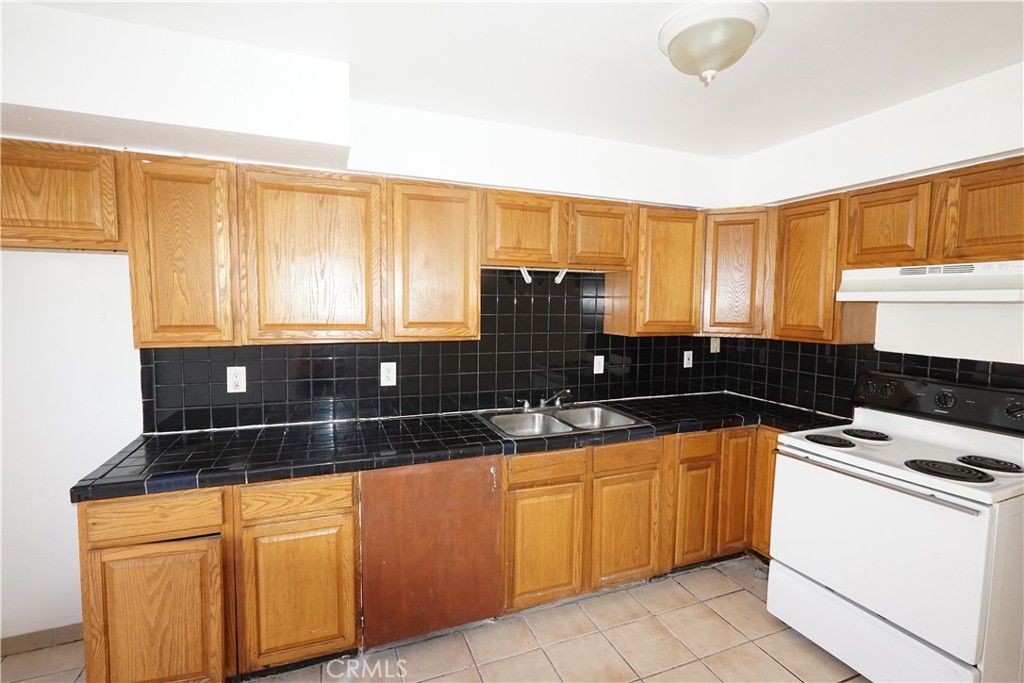 Interior, Kitchen, Tile Countertops