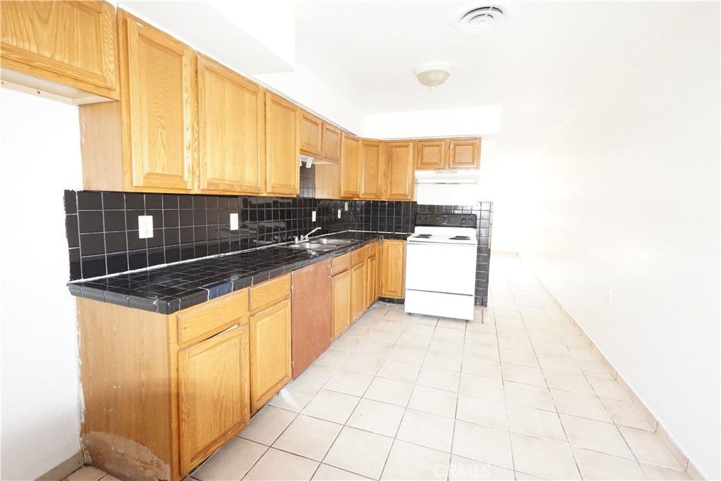 Interior, Kitchen, Tile Countertops