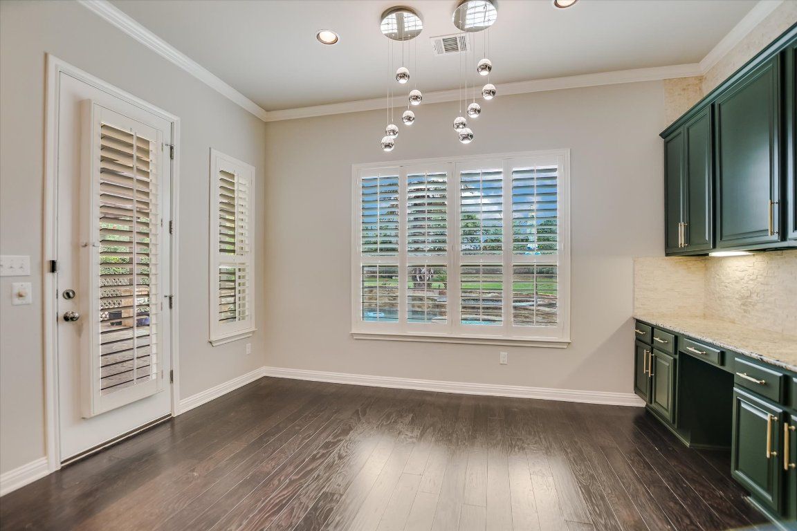 Empty room, Interior, Pendant Lights, Recessed Lighting, Wood Texture Flooring