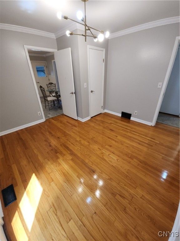 Empty room, Interior, Pendant Lights, Wood Texture Flooring