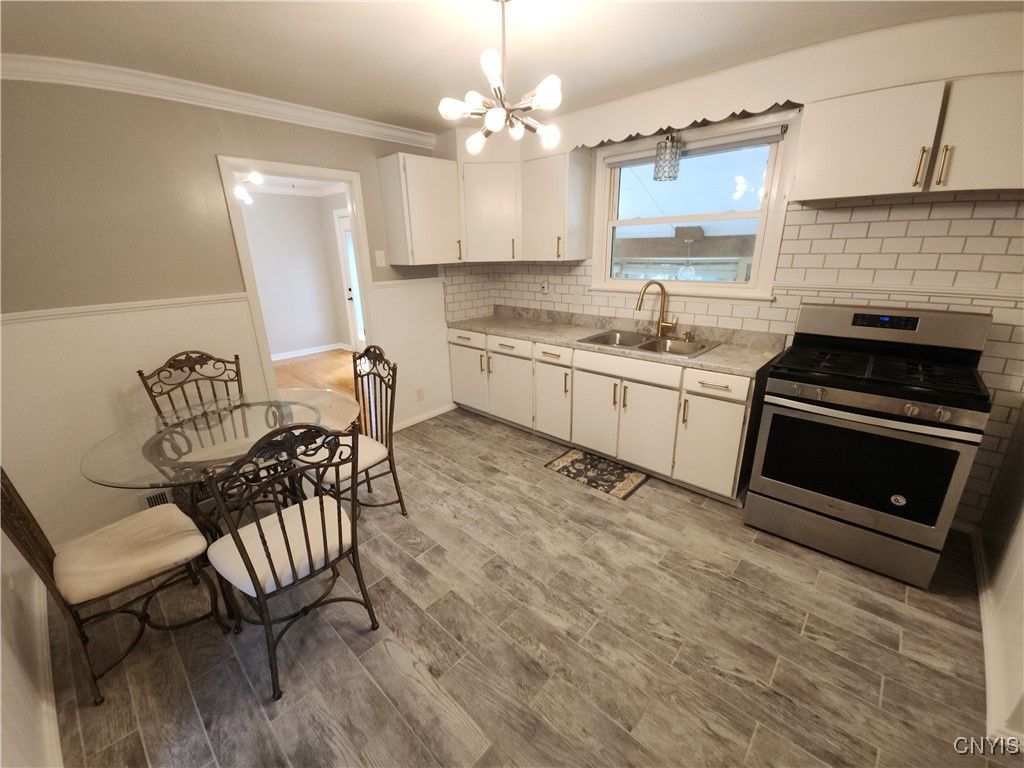 Dining room, Interior, Kitchen, Pendant Lights, Wood Texture Flooring