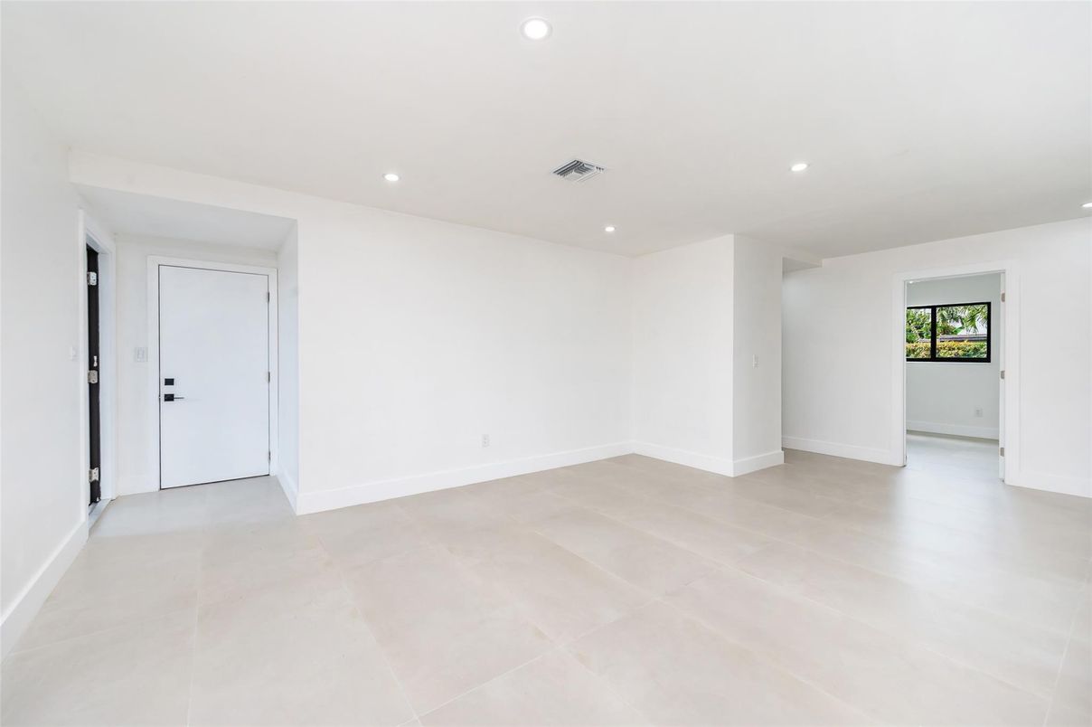 Empty room, Interior, Recessed Lighting