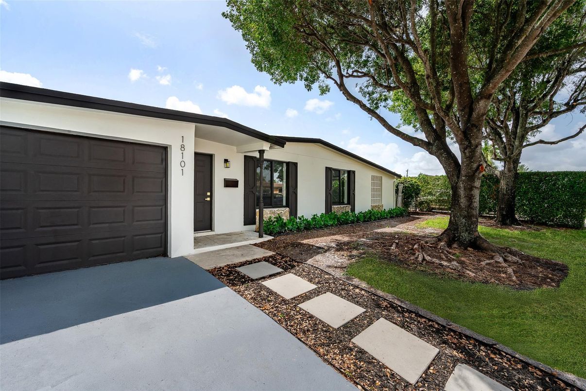 Attached, Backyard, Exterior, Facade, Ranch