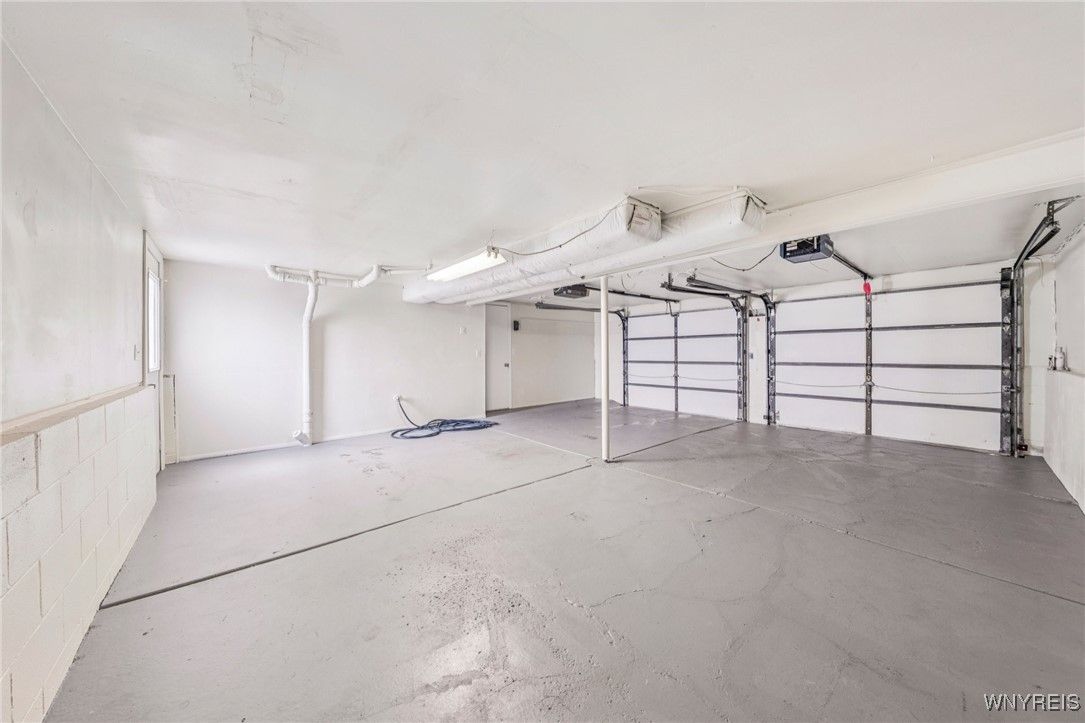 Garage, Interior