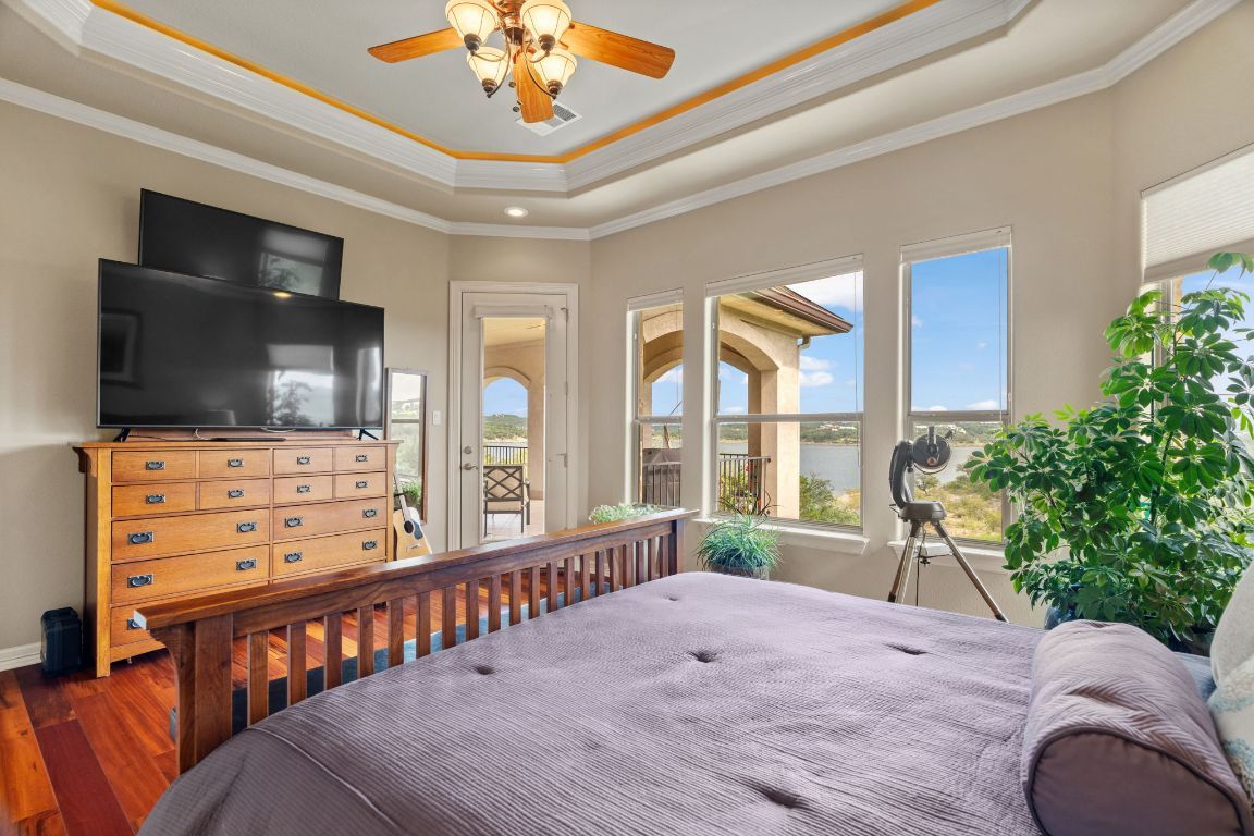 Bedroom, Interior, Recessed Lighting, Water, Wood Texture Flooring