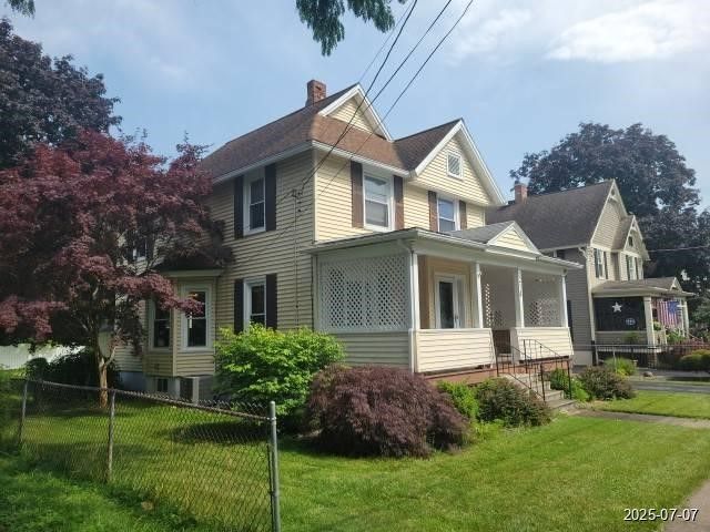 Exterior, Facade, Queen Anne Victorian