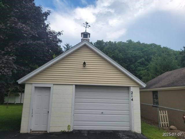 Detached Garage, Exterior