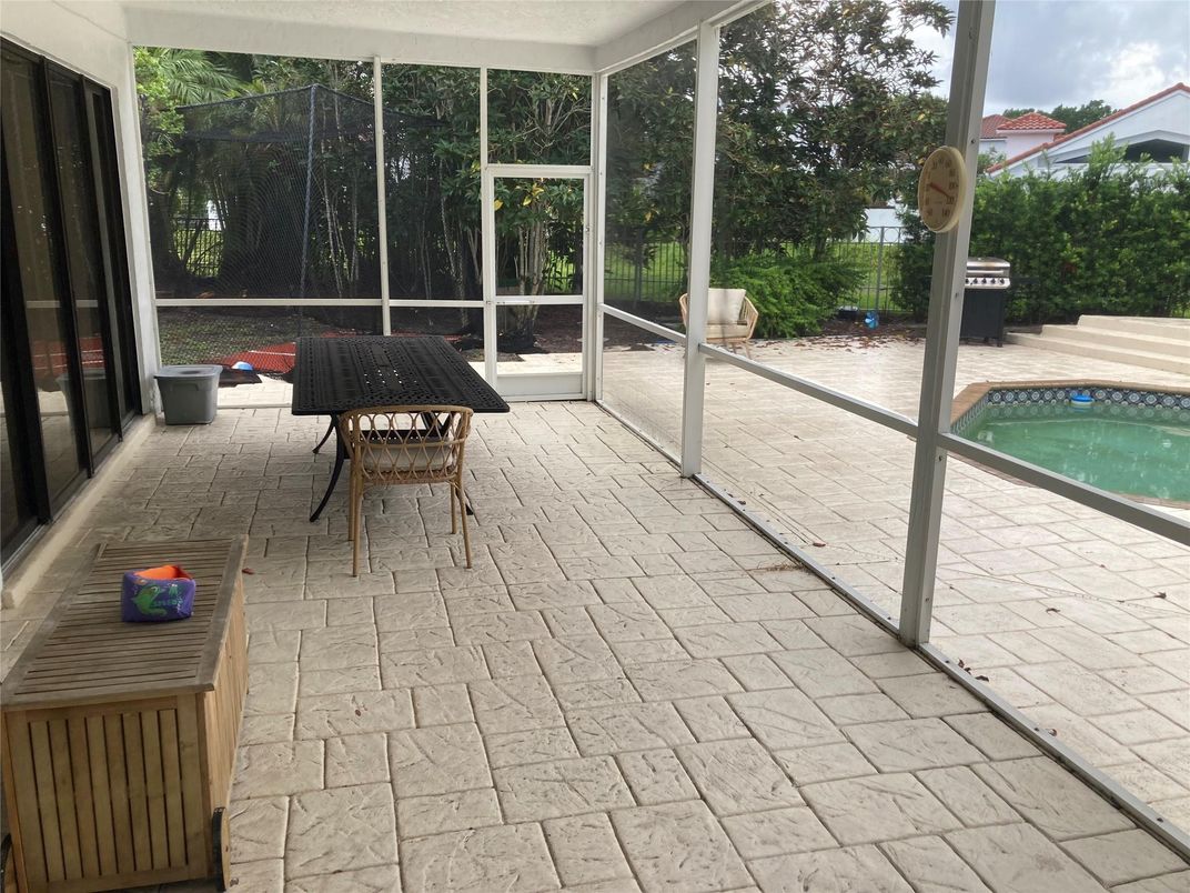Interior, Pool, Sun Room