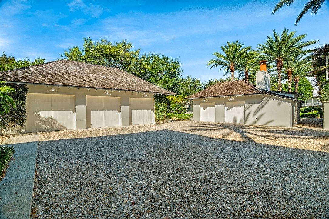 Detached Garage, Exterior