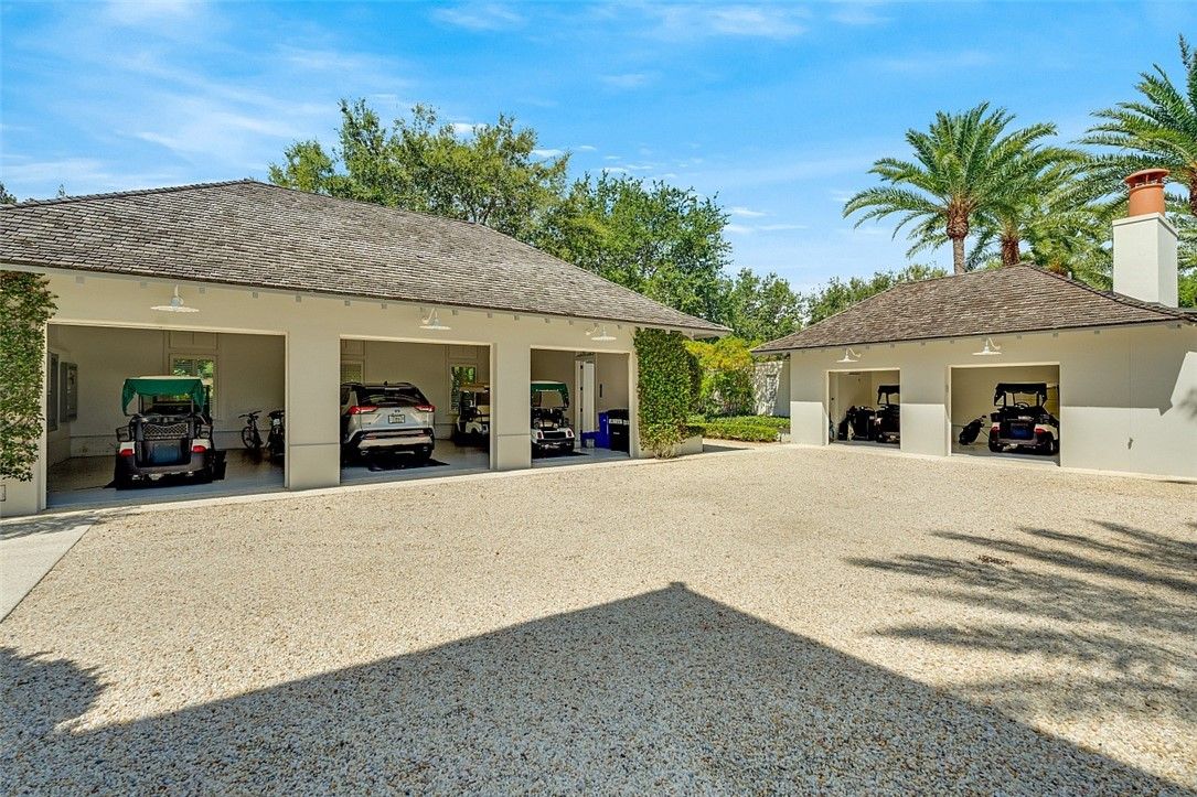 Backyard, Detached Garage, Exterior