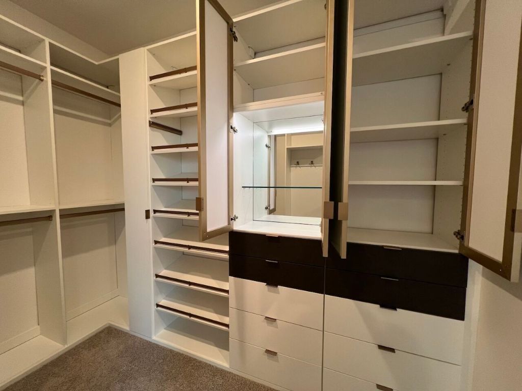 Interior, Walk-in Closets