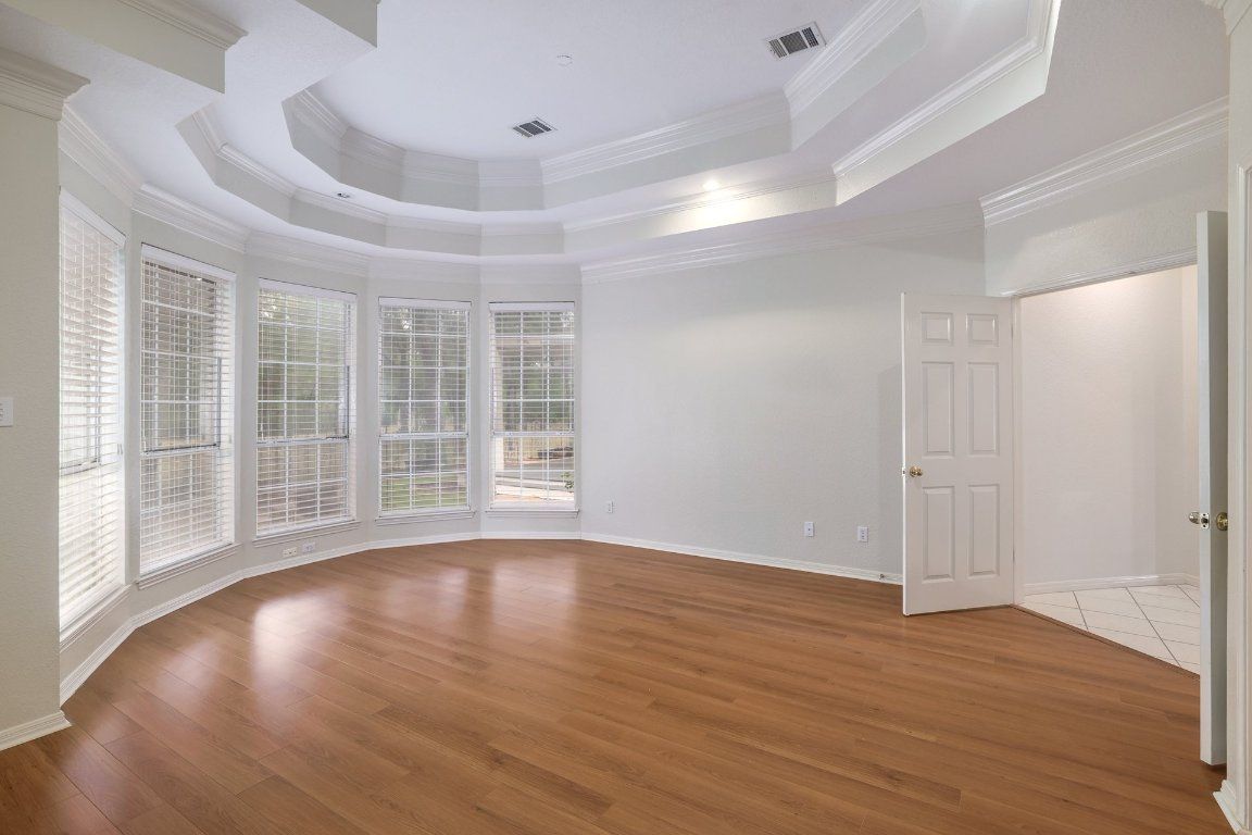 Empty room, Interior, Recessed Lighting, Wood Texture Flooring