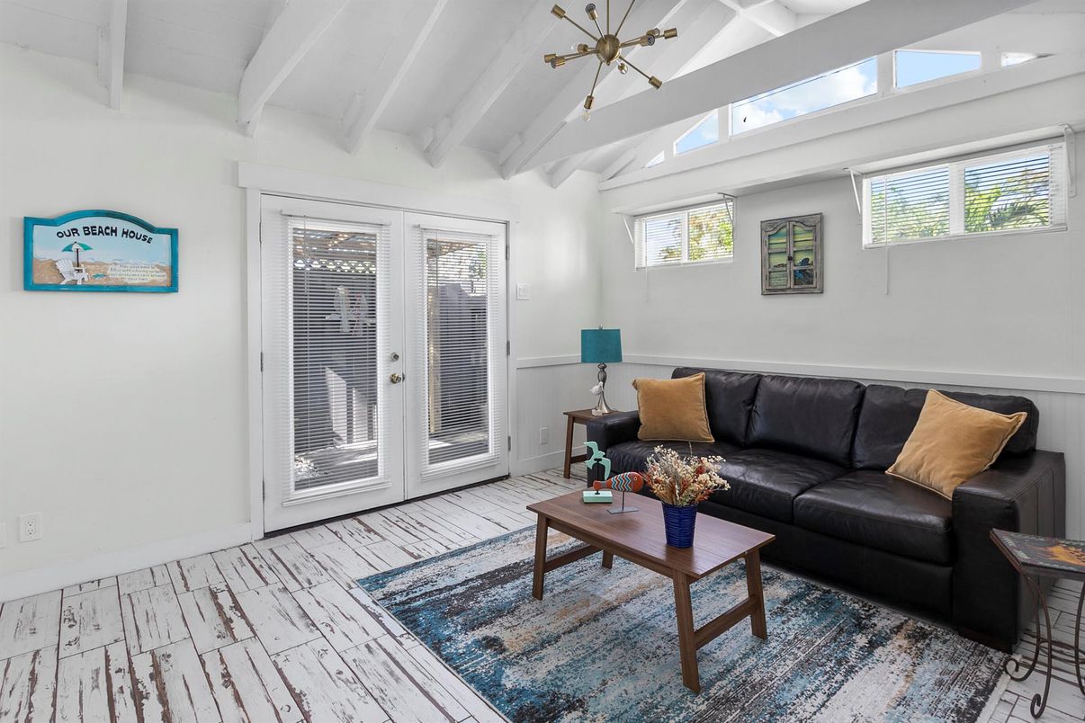Interior, Living room, Pendant Lights