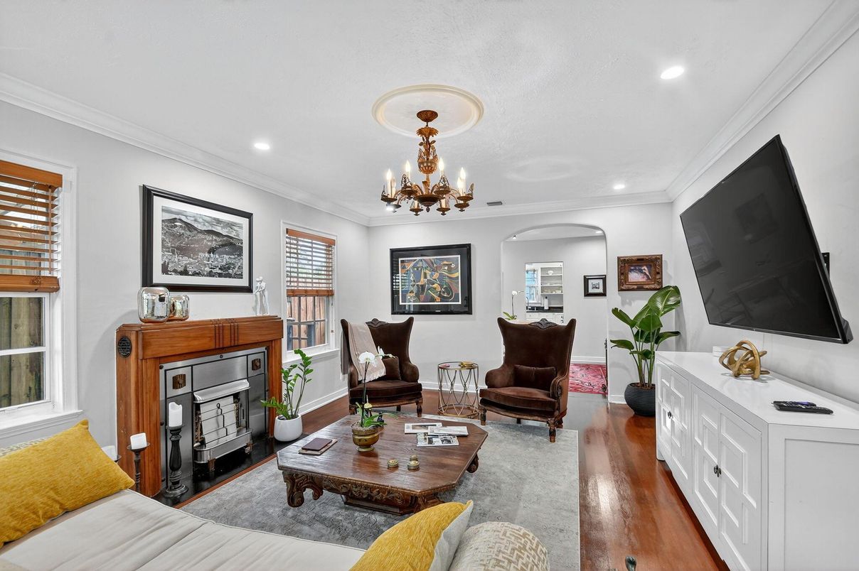 Chandelier, Interior, Living room, Recessed Lighting, Wood Texture Flooring