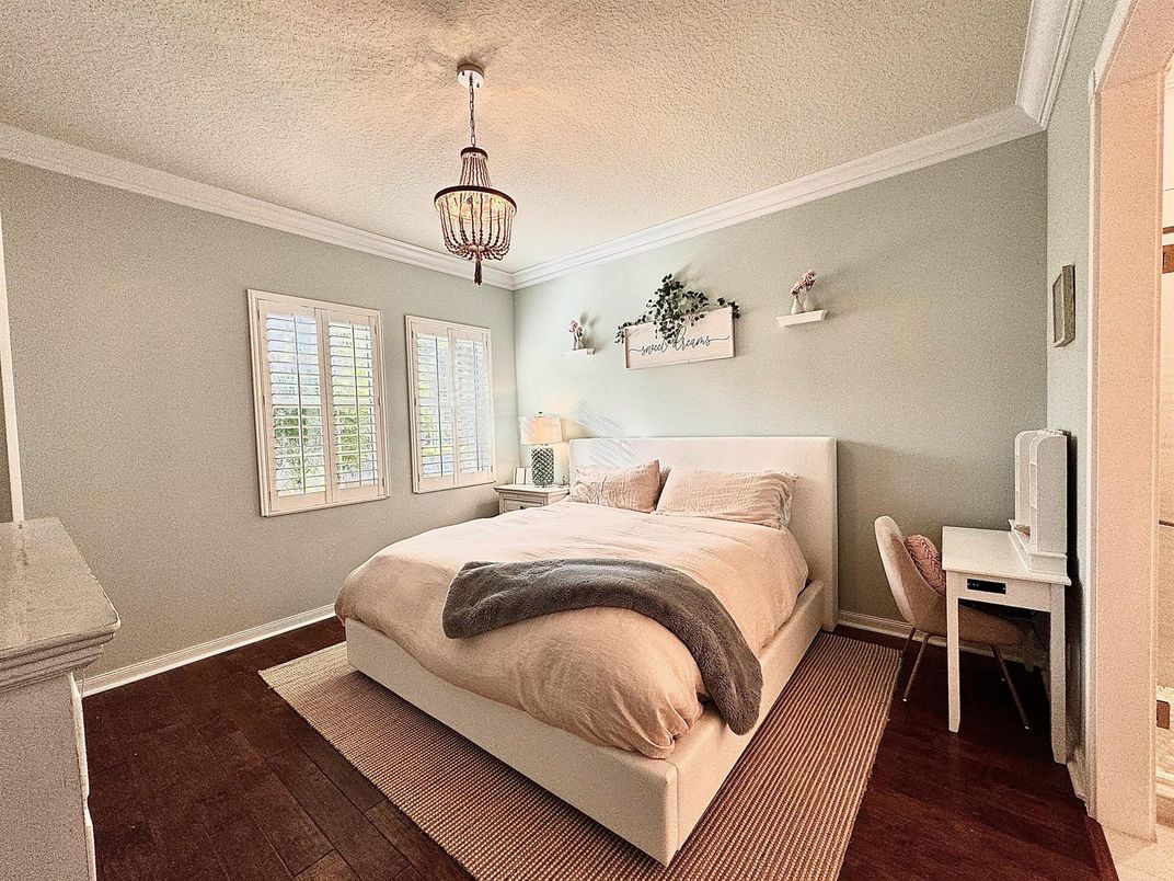 Bedroom, Interior, Pendant Lights, Wood Texture Flooring