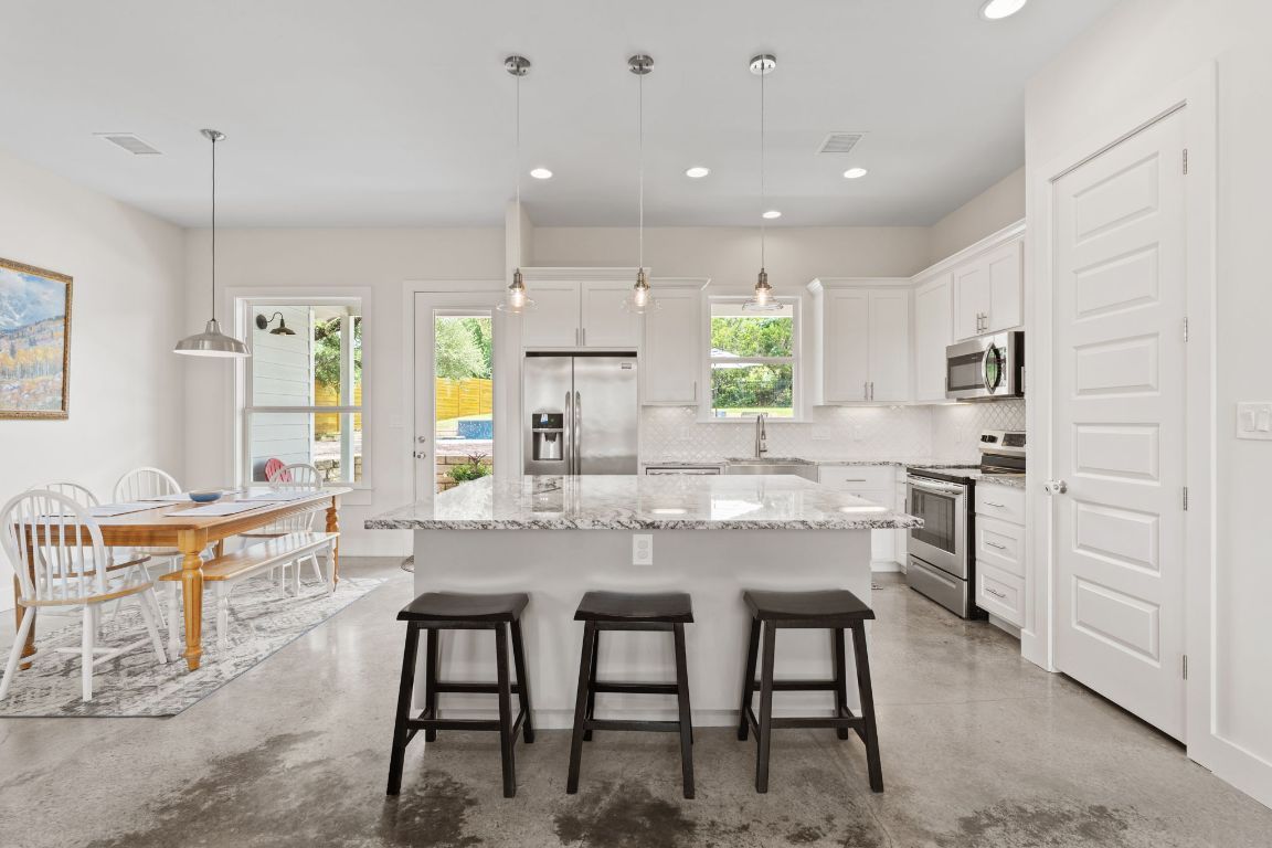 Dining room, Interior, Kitchen, Pendant Lights, Recessed Lighting, Stainless Steel Appliances