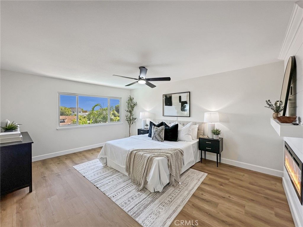 Bedroom, Fireplace, Interior, Wood Texture Flooring