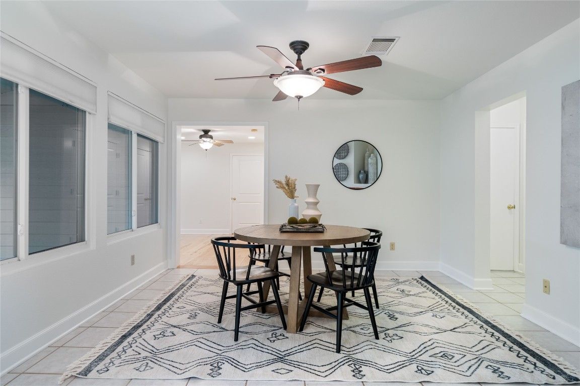 Dining room, Interior, Recessed Lighting