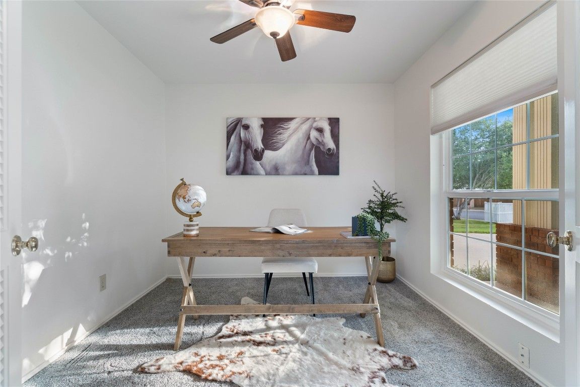 Home Office, Interior