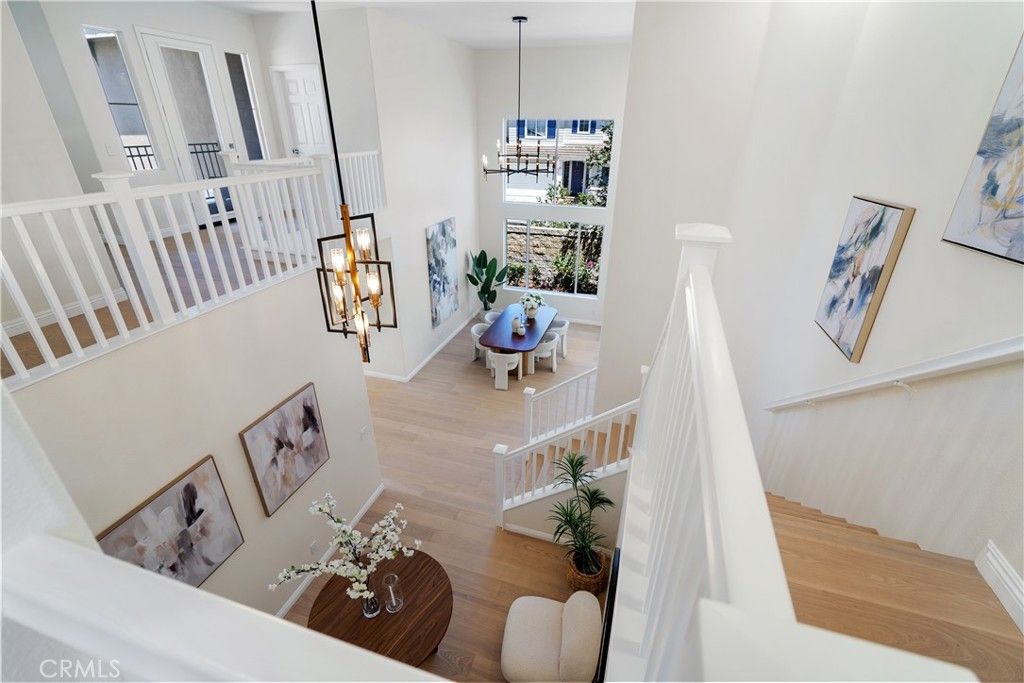 Interior, Pendant Lights, Wood Texture Flooring