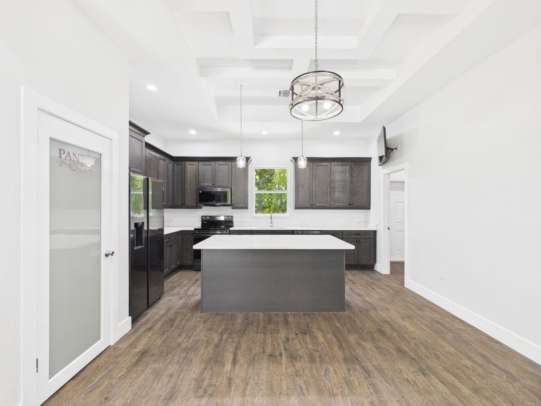 Interior, Kitchen, Pendant Lights, Recessed Lighting, Wood Texture Flooring