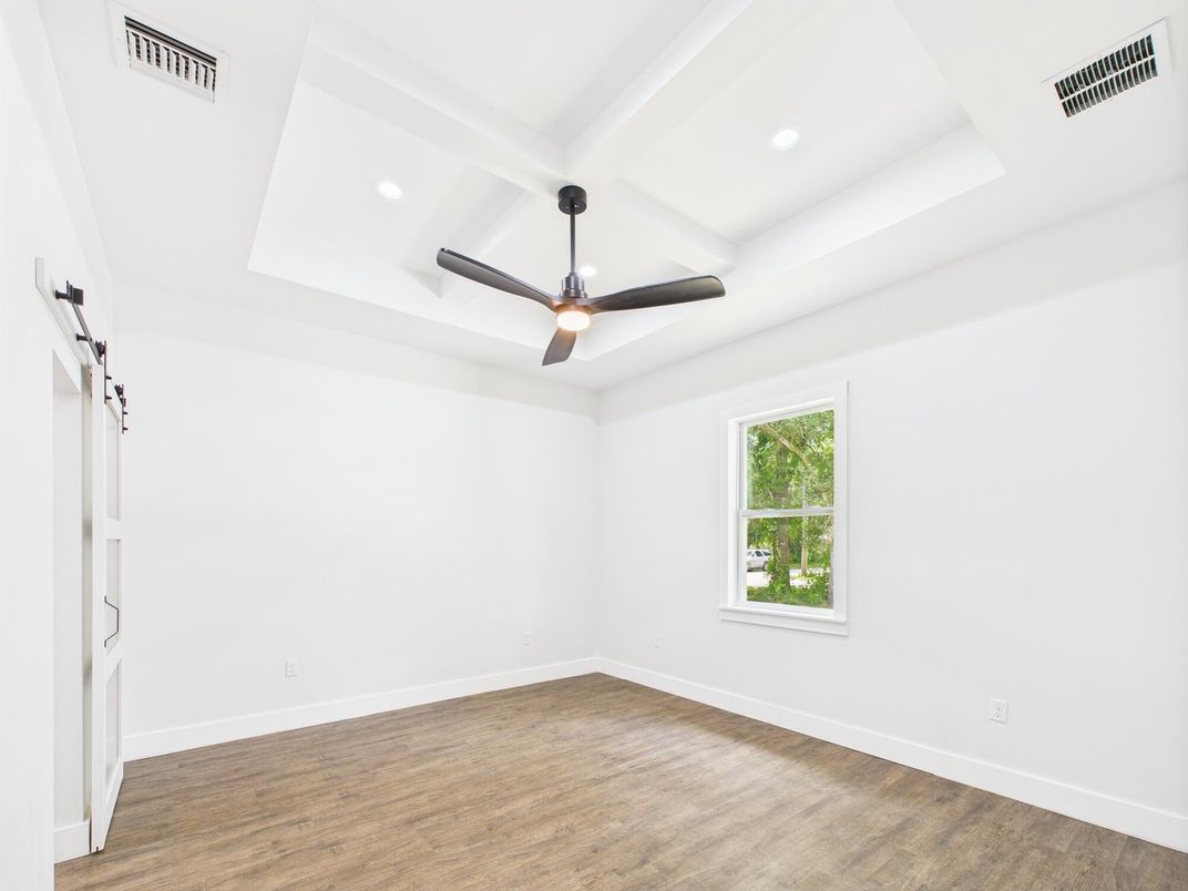 Empty room, Interior, Recessed Lighting, Wood Texture Flooring