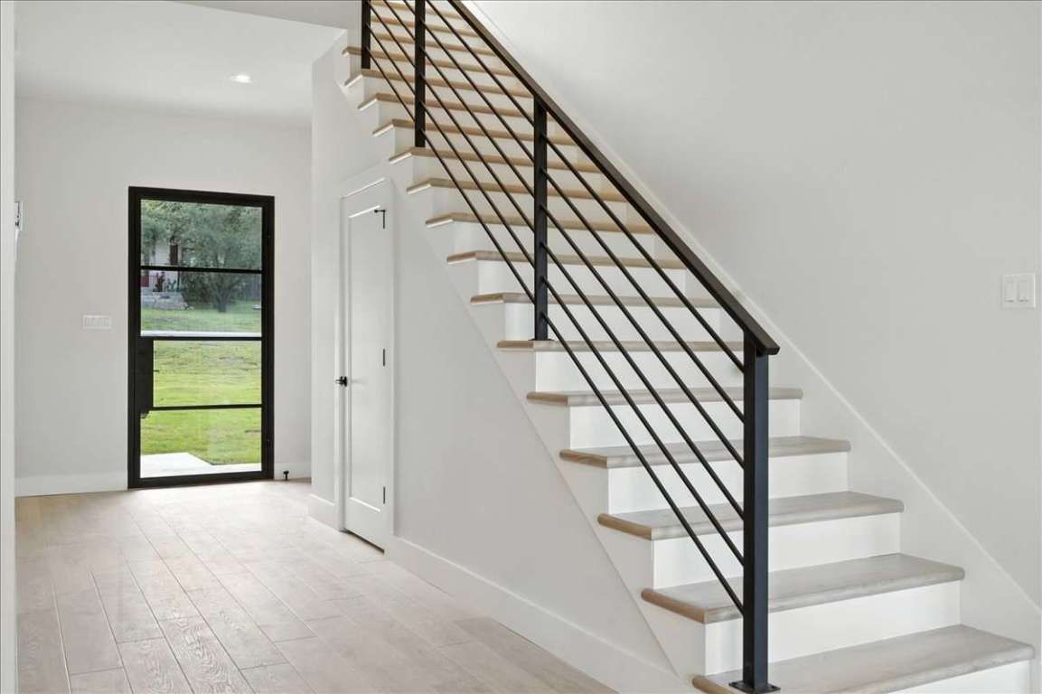 Interior, Recessed Lighting, Wood Texture Flooring
